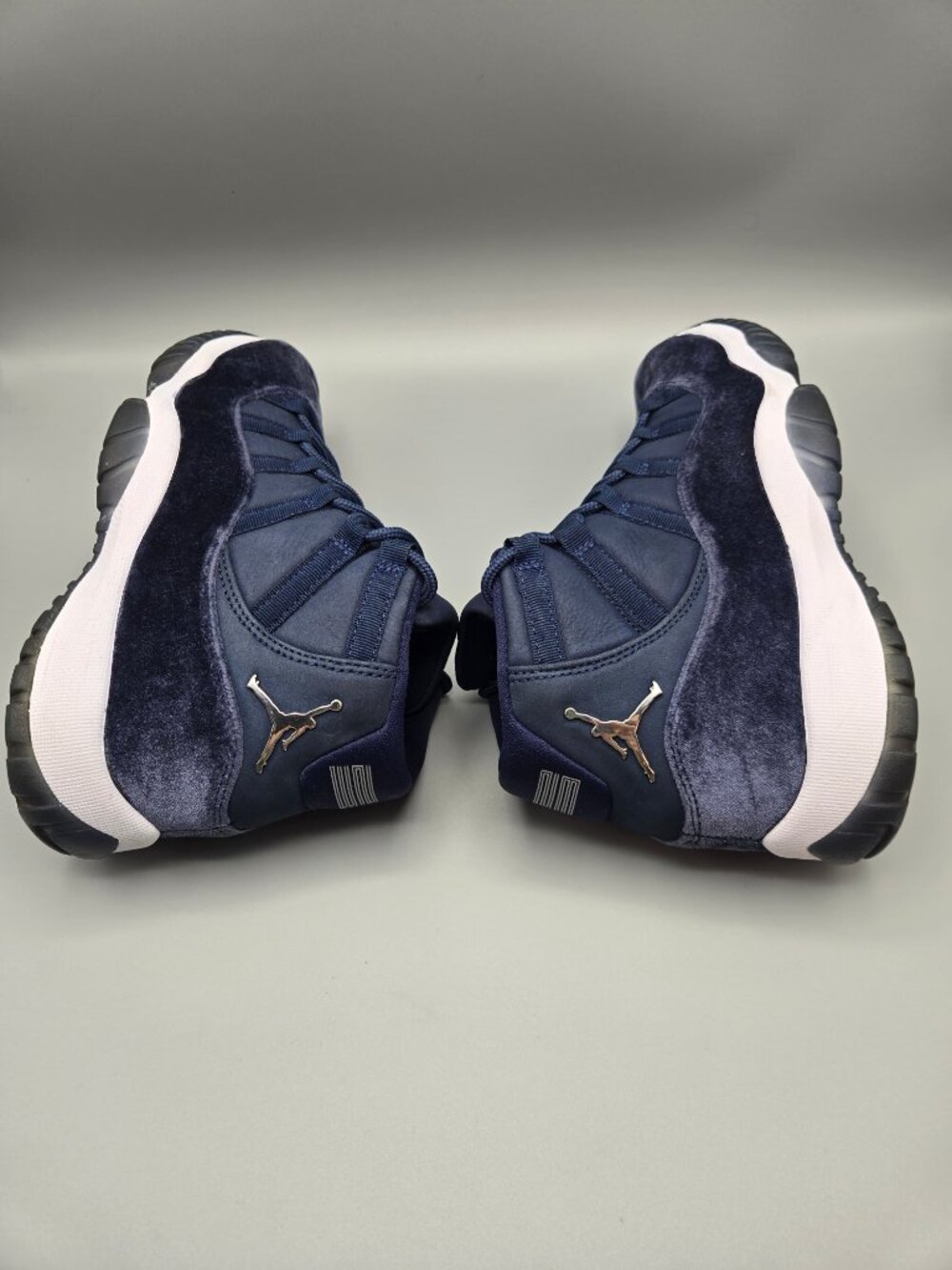 Retro Jordan Air Jordan 11 Midnight Navy Velvet AR0715-441 Blue White Black 2022 - Picture 3 of 10